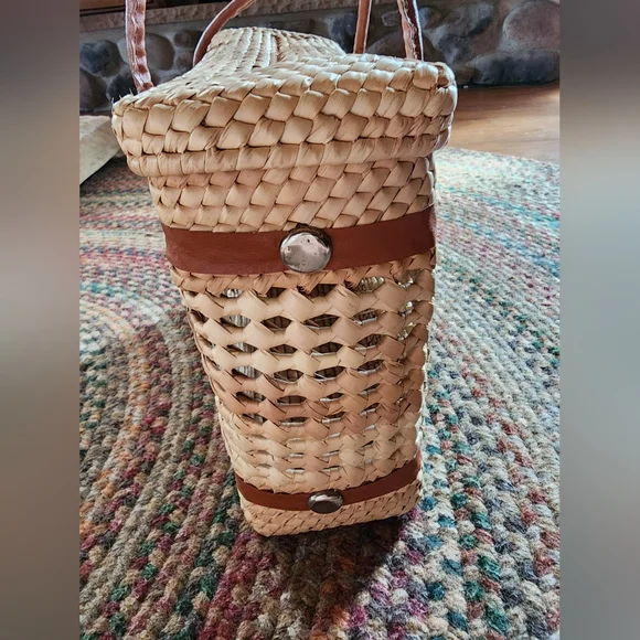 Vintage 1970's Wicker Purse - Picture 4 of 6